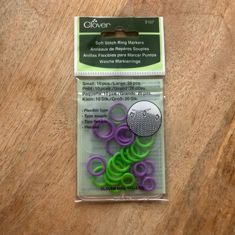 Clover Flexible Stitch Markers in Green